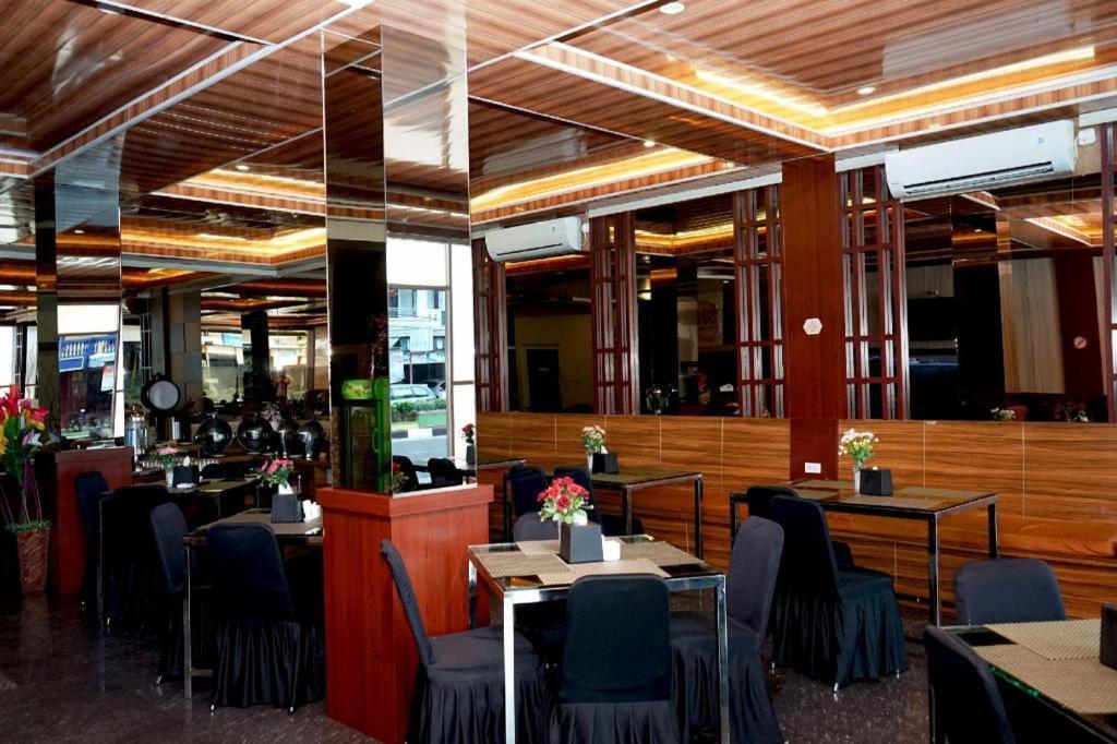 Ren'Z Hotel Bangka Island (Bangka-Belitung) Exterior foto